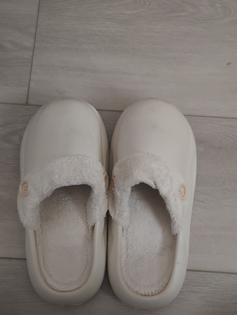 Women's Cream Cozy Faux-Fur Lined Slip-On Clogs